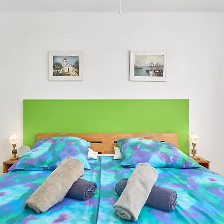 Sirena 公寓 内尔哈